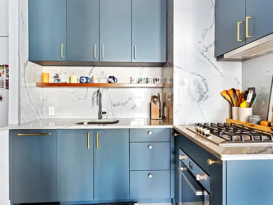 Sold by Compass | media 3