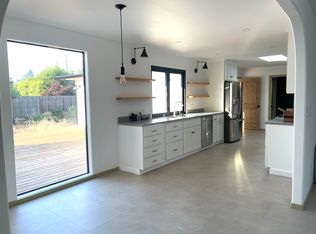 1819 Robin Hood Ln, Santa Rosa, CA 95405