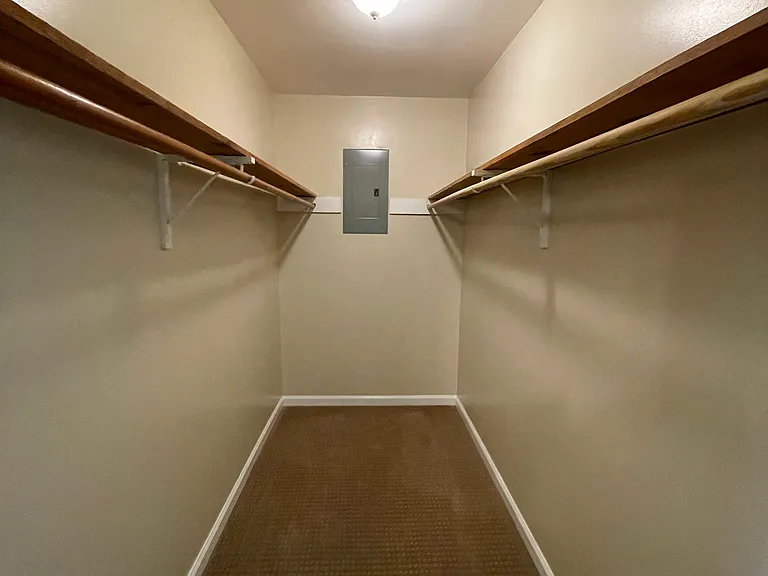 2302 Woodsman Dr — Photo 15