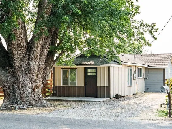 933 Mill Rd, Emmett, ID 83617