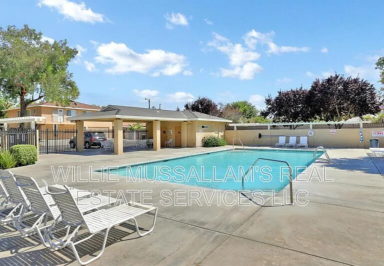 2505 Prescott Rd — Photo 1