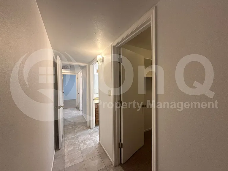 3930 N Stone Ave — Photo 13