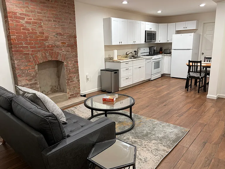331 Forrest St #1 — Photo 2