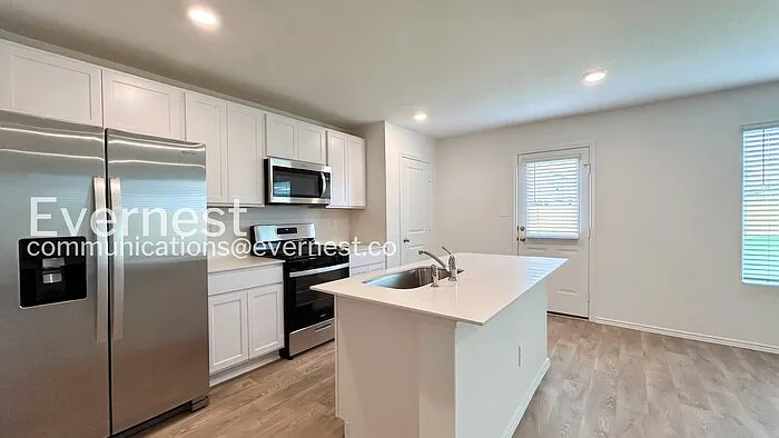 16043 Mahogany Way — Photo 2
