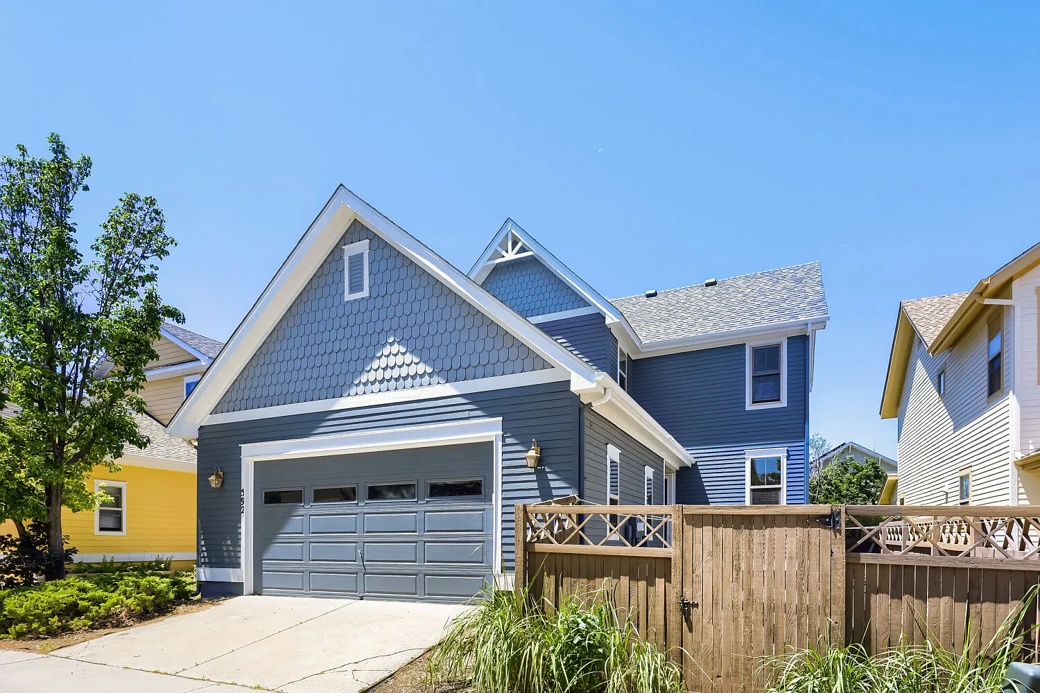 4 bed, 3.5 bath, 2600 sqft, $3,800 — Photo 3