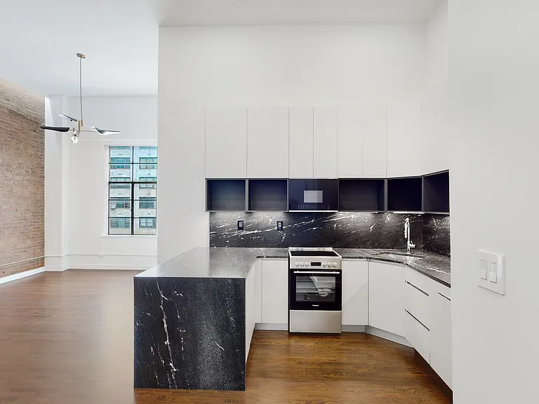 30 E 14th St #5B — Photo 7