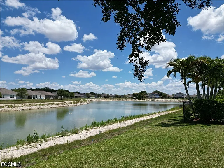 10353 Canal Brook Ln — Photo 7