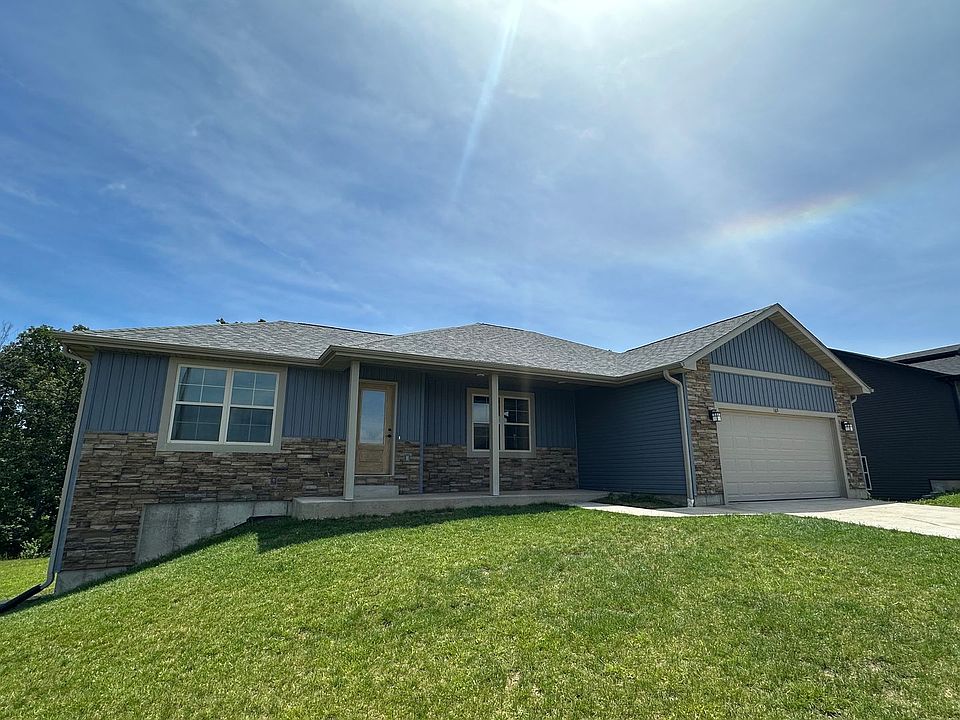1st image of 165 Mesa Dr
