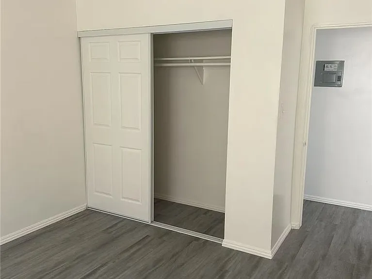 415 S El Molino Ave #11 — Photo 5