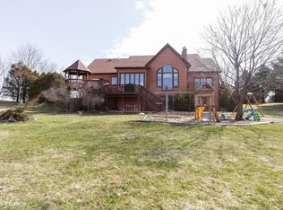 1N198 Northway Dr, Elburn, IL 60119