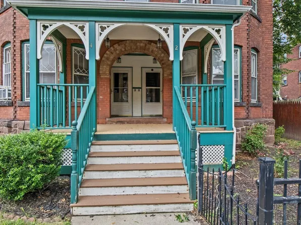 2 Putnam Heights, Hartford, CT 06106