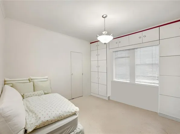 2114 Avenue N image 17 of 24