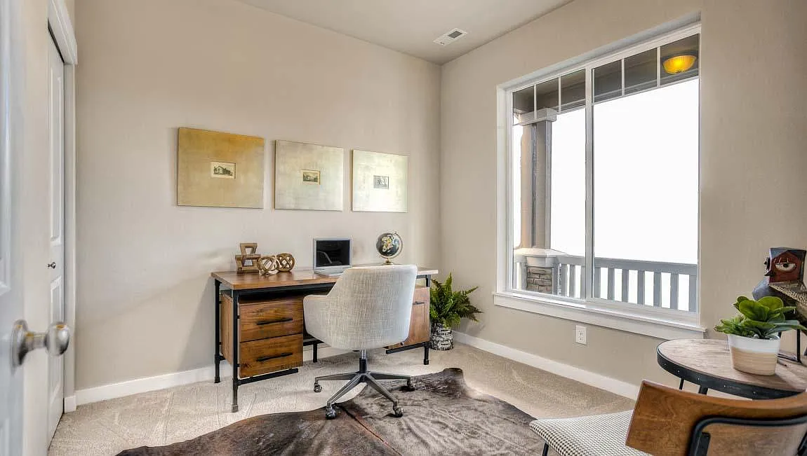6 bed, 2700 sqft, $3,895 — Photo 3