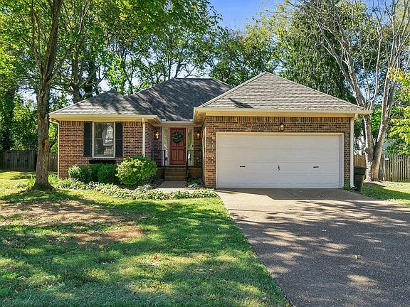 3rd image of 1504 Birchwood Cir