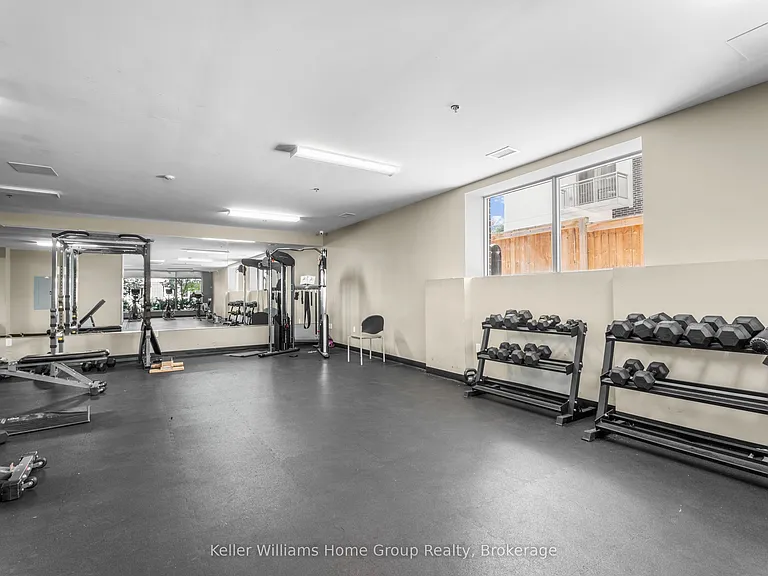 251 Hemlock St #109 — Photo 18