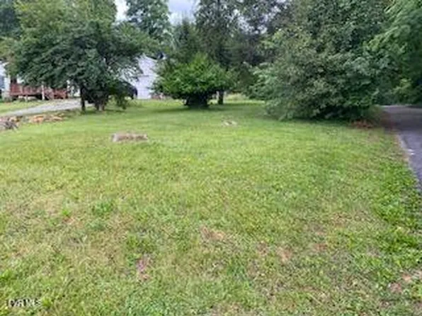 1709 E Oakland Ave, Johnson City, TN 37601