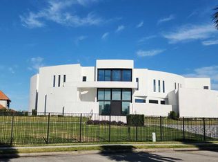 2100 Twin Oaks Blvd, Kemah, TX 77565