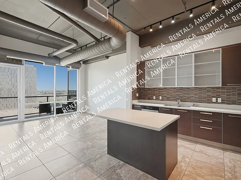 1 E Lexington Ave #905 — Photo 3