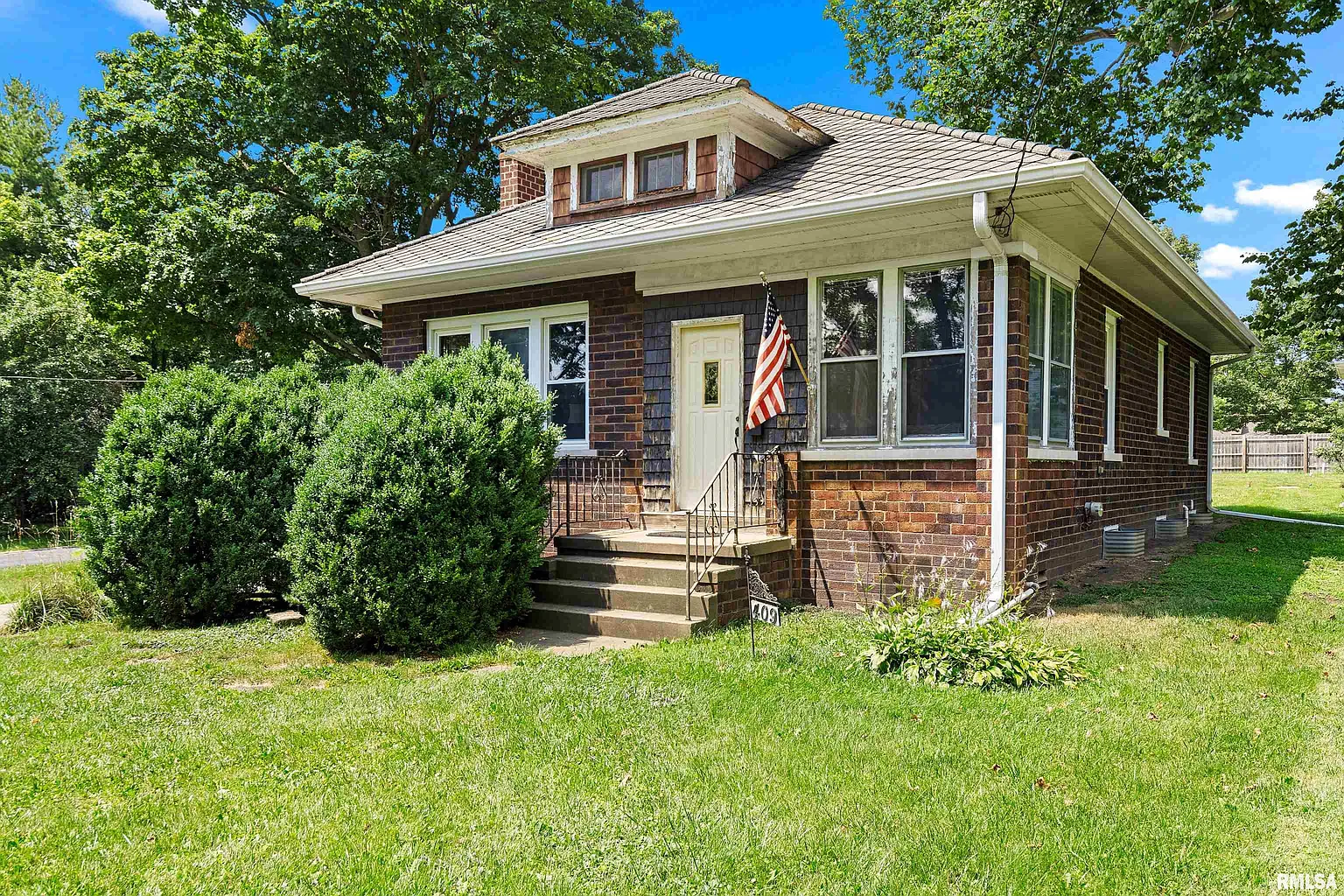 409 W Burton Ave photo 1