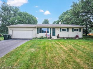 161 Eastview St, Lake Orion, MI 48362