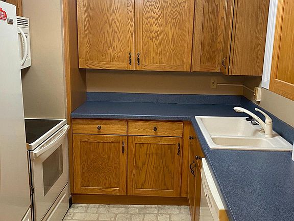 3rd image of 47928 Janet Ln