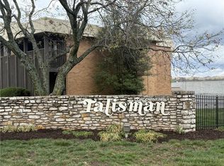 472 W 104th St UNIT A, Kansas City, MO 64114