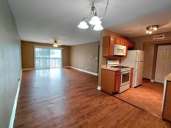 5th image of 16W525 Mockingbird Ln