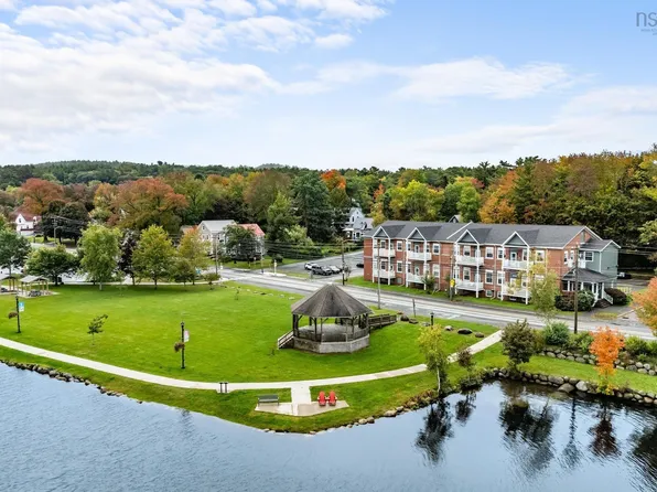215 King St #104, Bridgewater, NS B4V 1A6