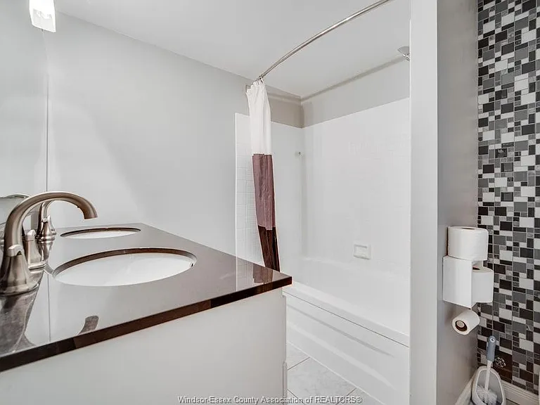 9099 Riverside Dr E #221 — Photo 11