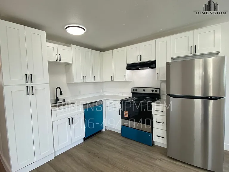 Christine Apartments — Photo 8