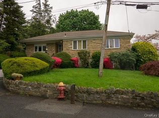 86 Massitoa Rd, Yonkers, NY 10710