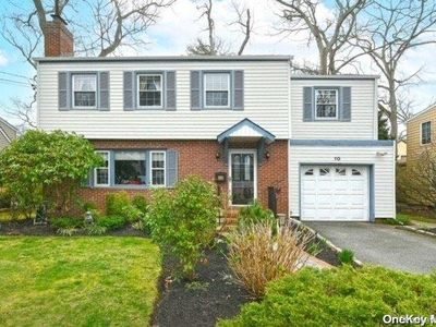 10 Woodland Terrace, Merrick, NY, 11566