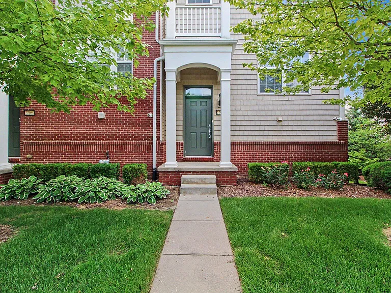 27971 Middleton Dr — Photo 2