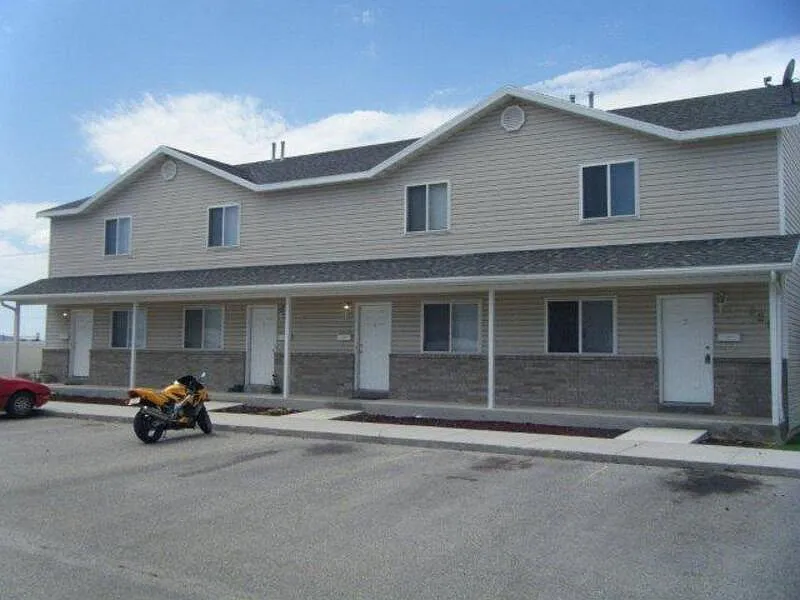 828 E Factory St #5