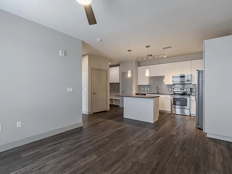 Encore Evans Station Apartments — Photo 16