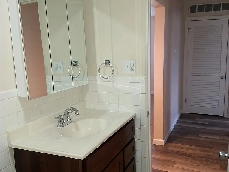 BEAUTIFUL BATHROOM