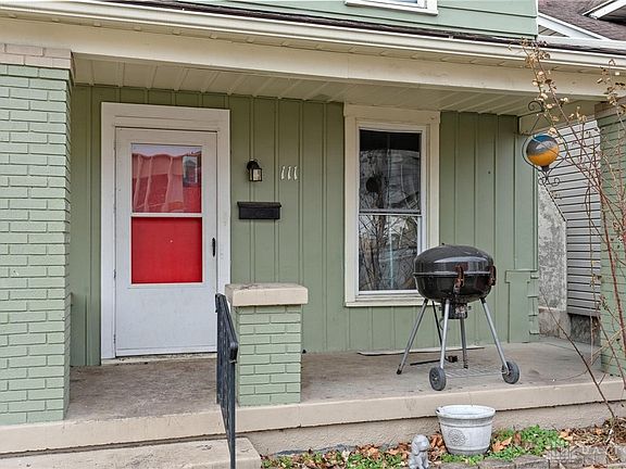 4th image of 111 Grove Ave #109