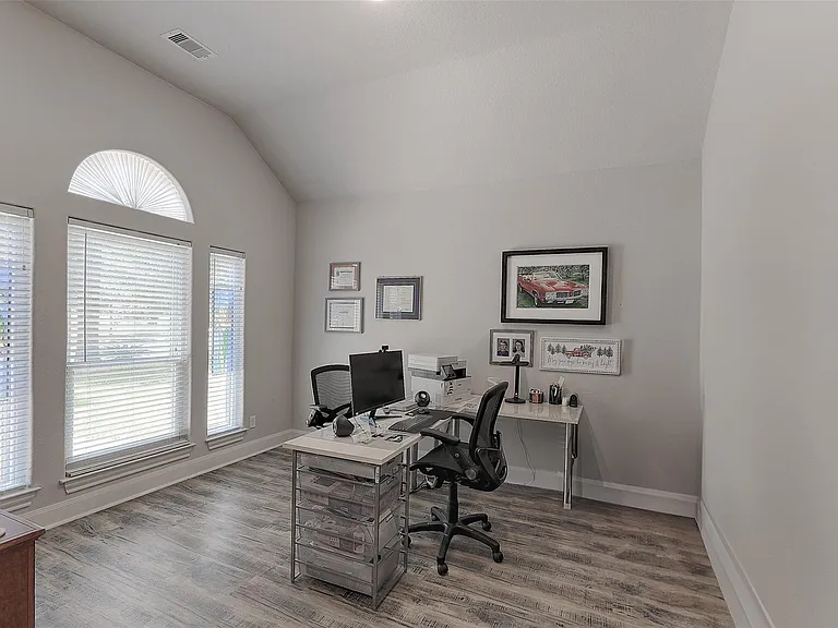 756 Holly Springs Dr — Photo 4