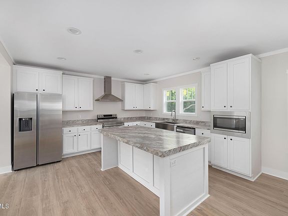 2nd image of 3317 Avoca Rd