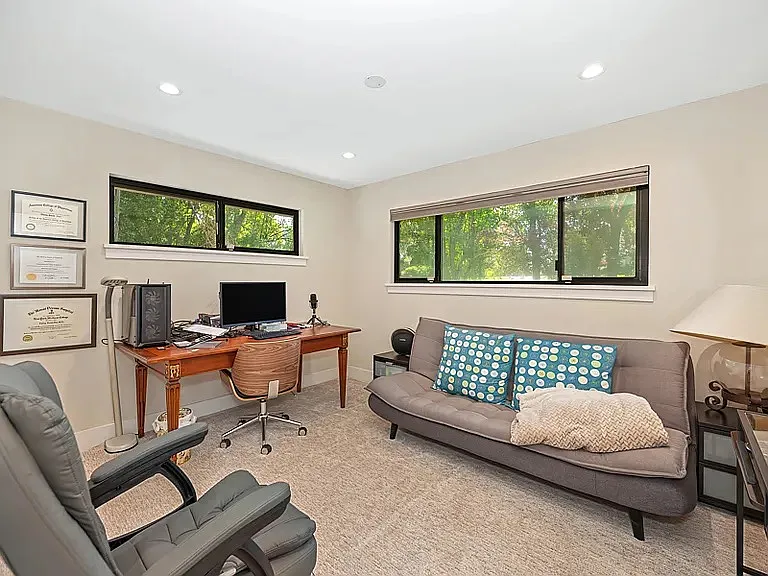 5225 Marione Dr — Photo 32