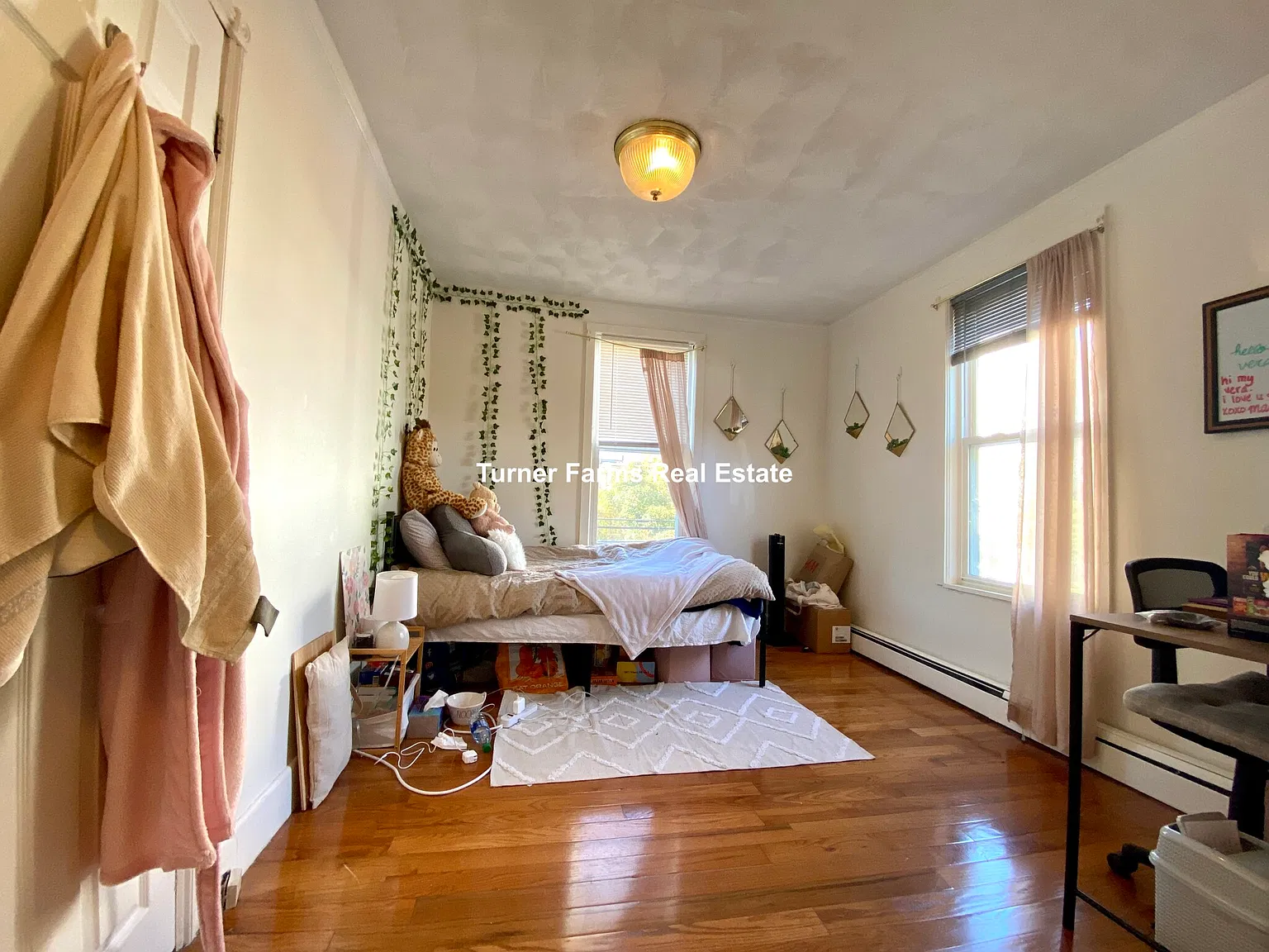 3 bed, 9999 sqft, $4,900 — Photo 3