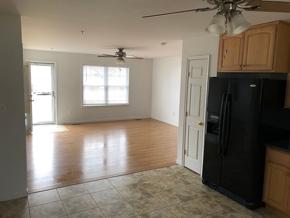 2nd image of 22328 Archer St