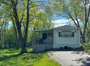 424 Skyline Dr, Edgerton, WI 53534