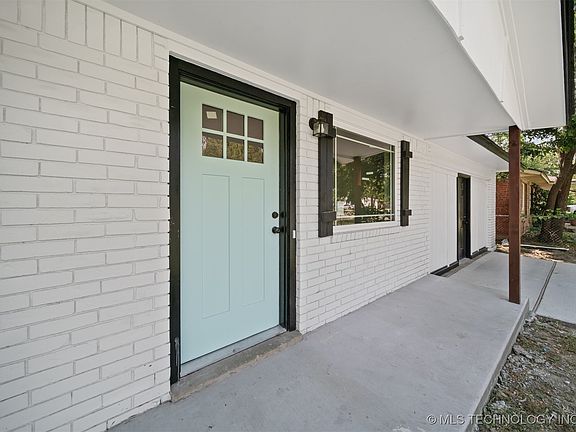4th image of 909 W 6th St