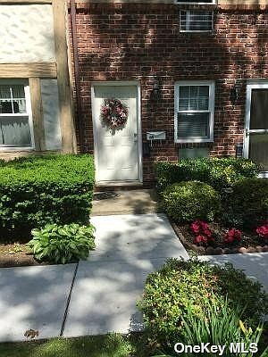 1st image of 11 Glen Hollow Dr APT D50