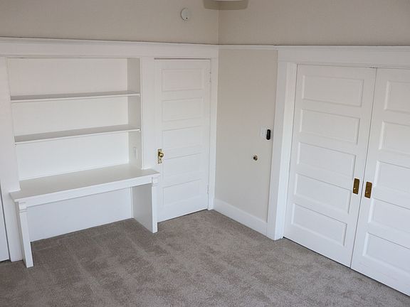4th image of 986 E Main St #105