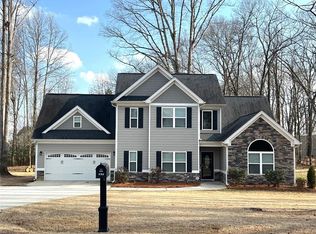 732 E Jefferson St, Hoschton, GA 30548