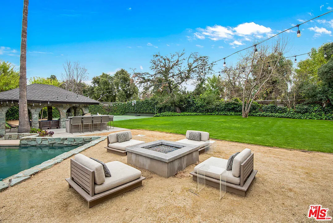 6 bed, 7.0 bath, 7074 sqft, $35,000 — Photo 4