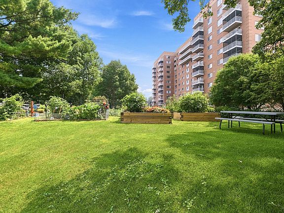 3rd image of 6615 Lake Shore Dr S APT 405