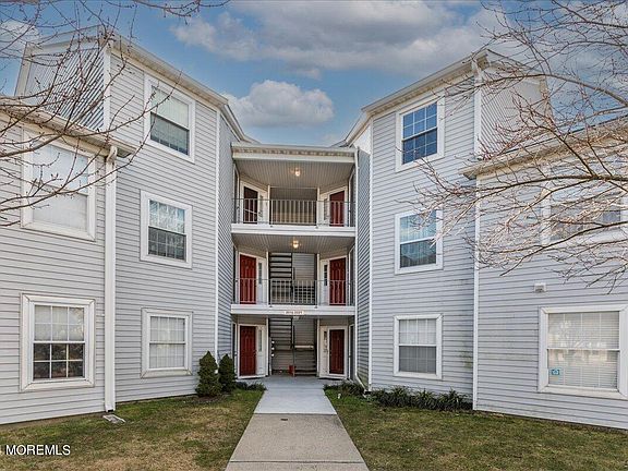 4th image of 2021 Waters Edge Drive